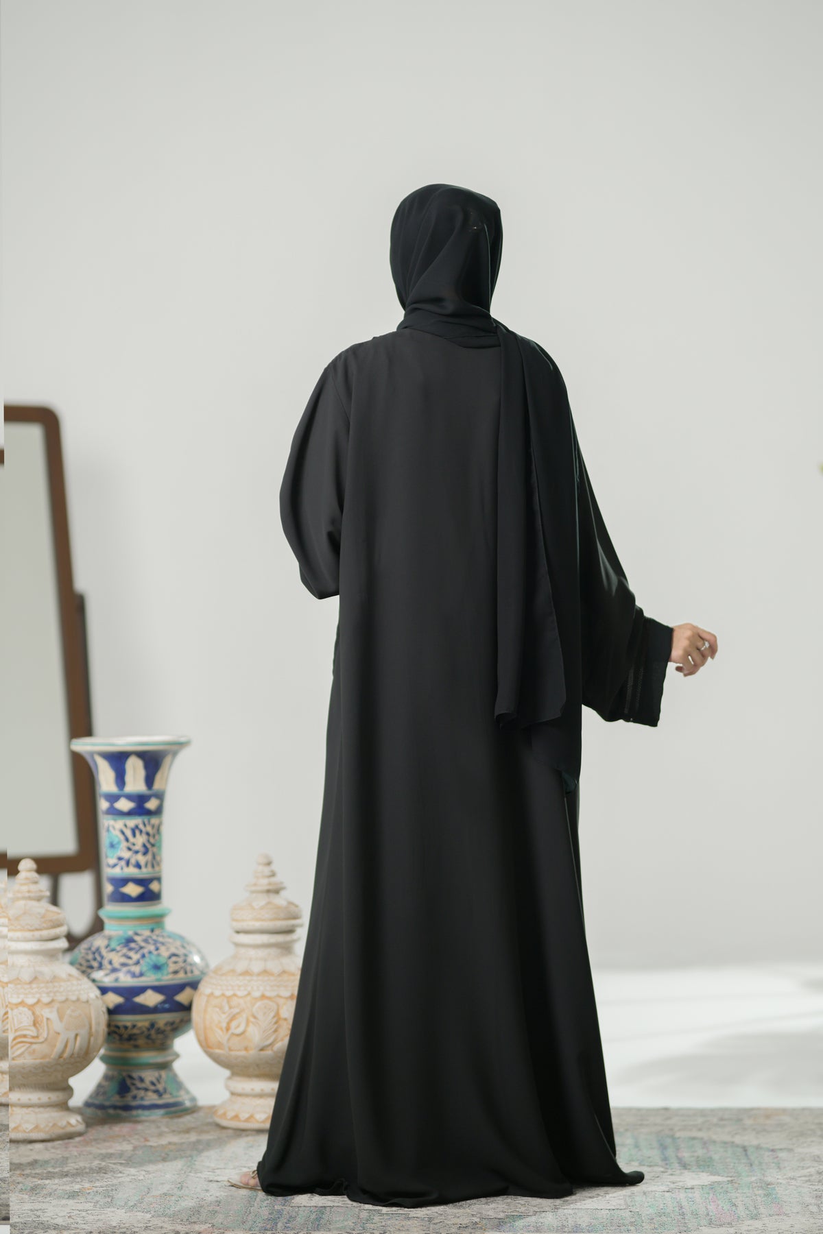 Pakistani Women in Black elegant Abaya