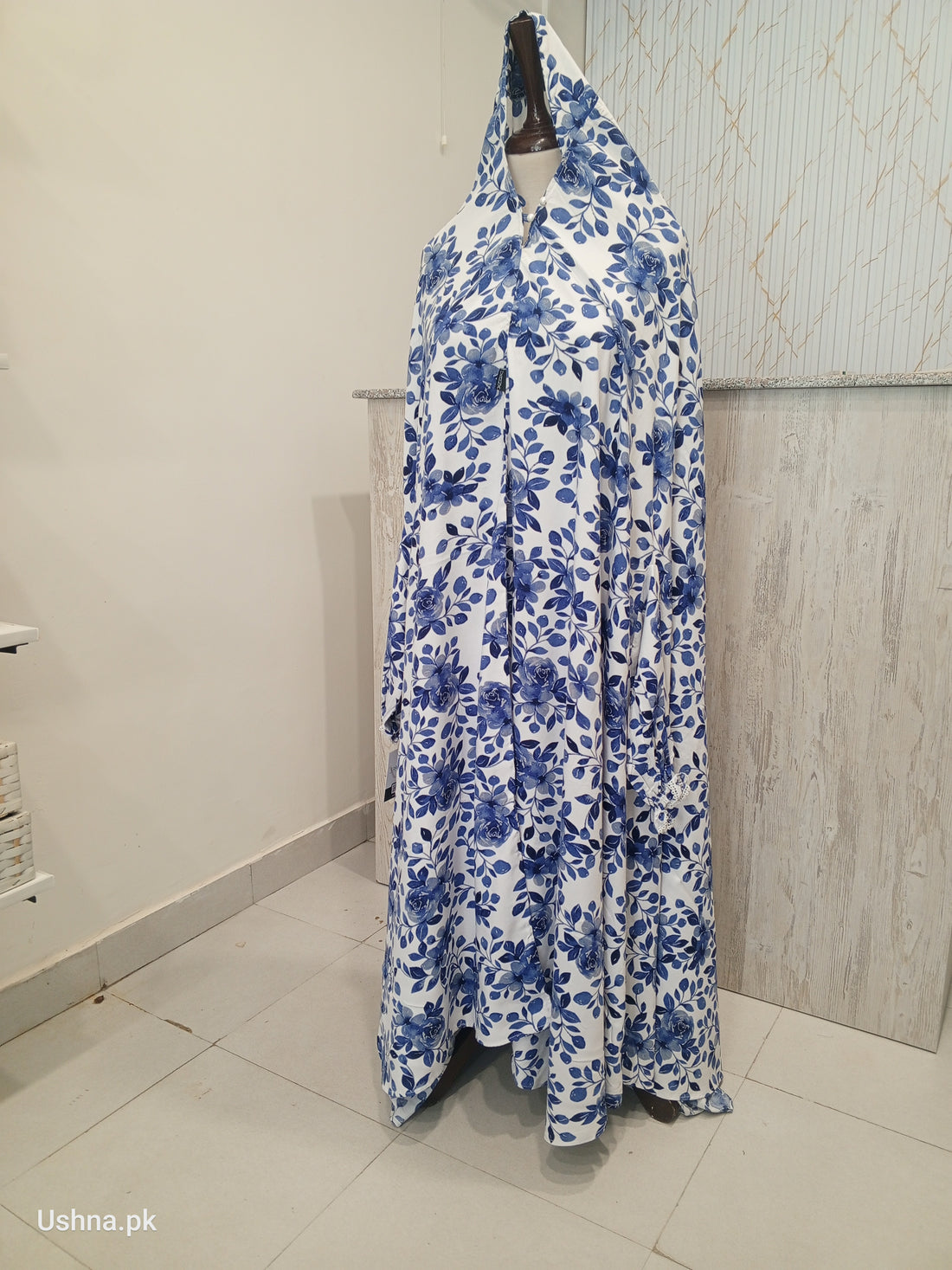 Roselle Floral Namaz Chaddar | Blue & White