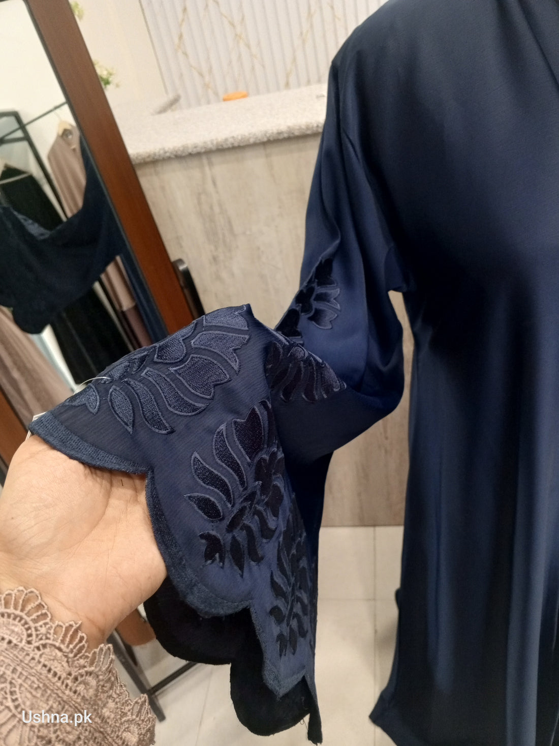 Navyah Abaya